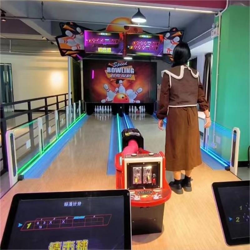 Grote Bowling Experience Hall  - Sports Equipment And Facilities recensie en prijs